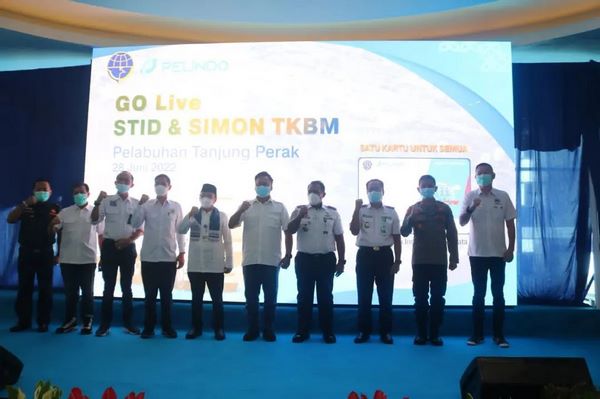 Go Live Sistem Layanan Single Truck Indentification Data (STID) dan Sistem Monitoring TKBM (Simon TKBM) di Pelabuhan Tanjung Perak, Rabu (29/6/2022).