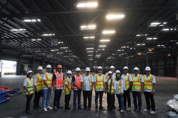 Audiensi ke Terminal Peti Kemas dan Terminal Teluk Lamong